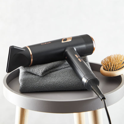 Tefal Maestria Hair Dryer ƒ?? 2000W Powerful, Lightweight, Ions Infused, Salon Grade, 3 Accessories Included HV9920
